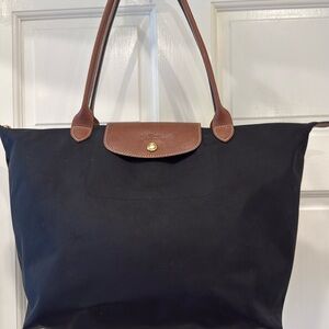 Longchamp le Pilage Large Black tote. 
Good condition
